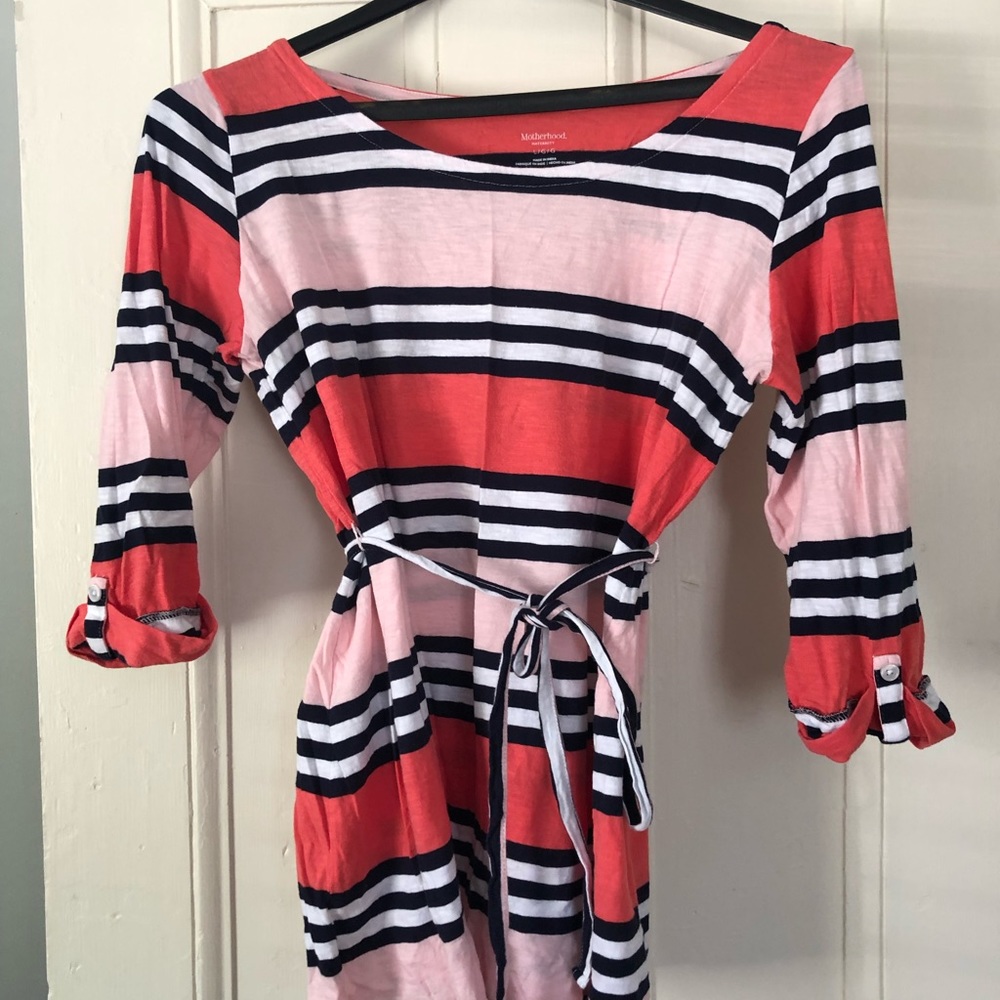 Motherhood Maternity tunic - EUC. Size Large